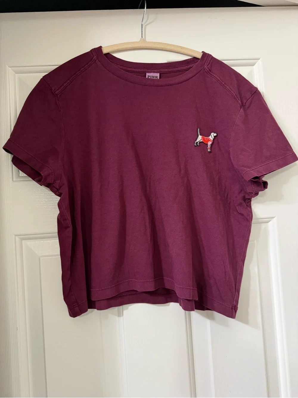 PINK Victoria's Secret Burgundy Short Sleeve Crop Tee with VS Dog -size M *NWT